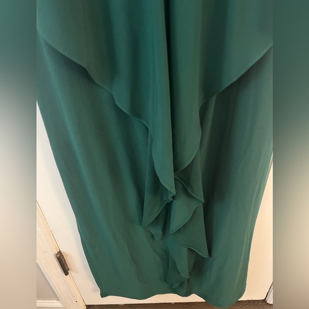 SCARLETT Elegant MattexJersey Dark Green Formal Gown With Back Overlay. Size: 16 - Picture 7 of 12
